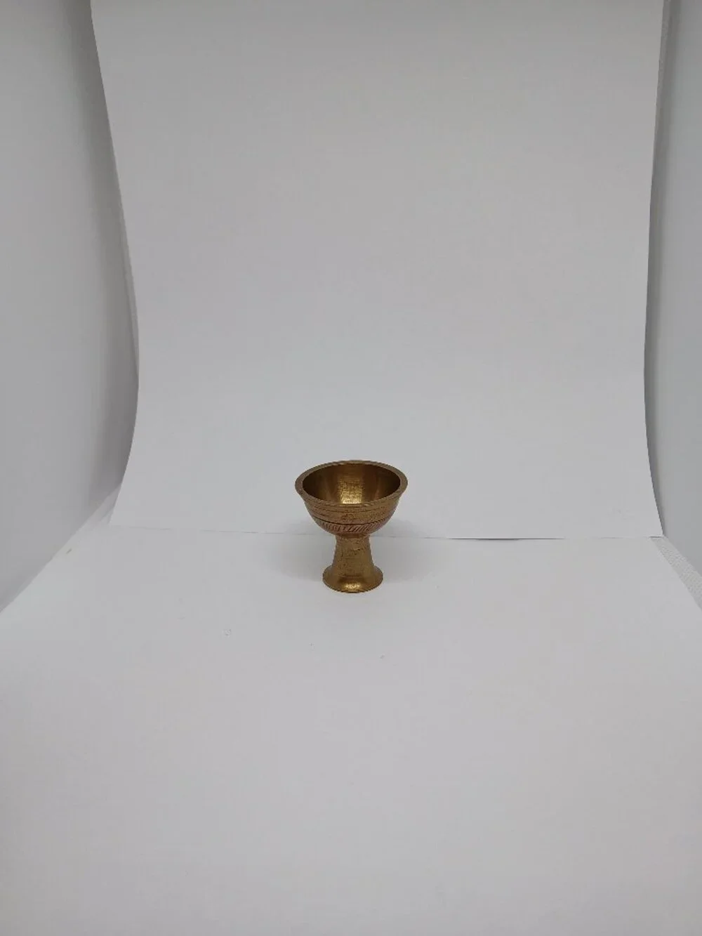 SMALL VINTAGE ANTIQUE BRASS VESSEL WITH GEOMETRIC PATTERNS IN RED PAINT